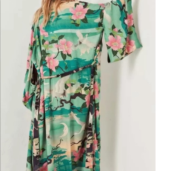 New Arrival boho Lotus kimono - Picture 5 of 9